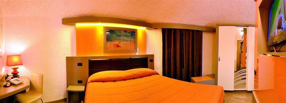 Calanica Resort เชฟาลู ภายนอก รูปภาพ