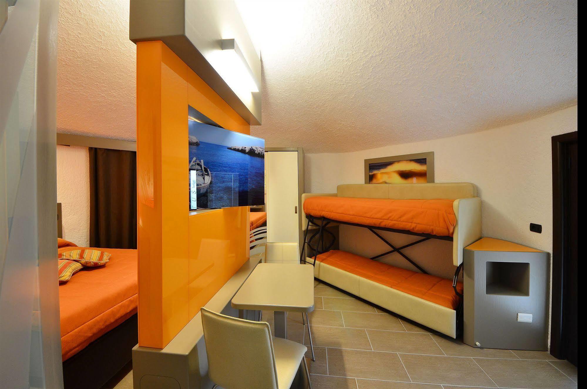 Calanica Resort เชฟาลู ภายนอก รูปภาพ
