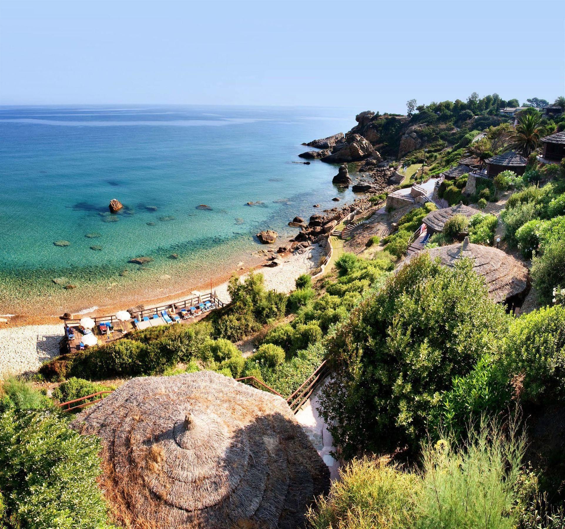 Calanica Resort เชฟาลู ภายนอก รูปภาพ