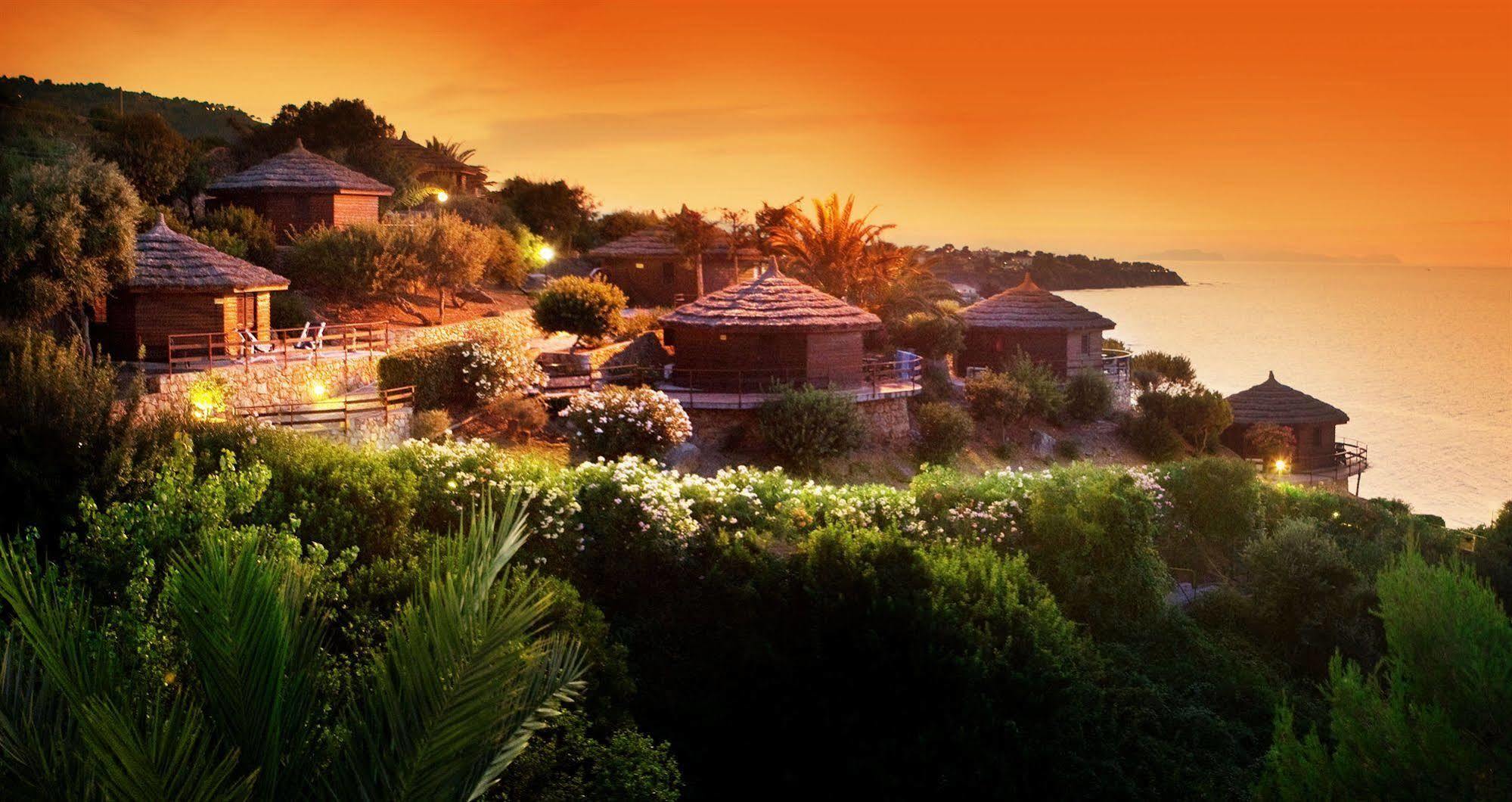 Calanica Resort เชฟาลู ภายนอก รูปภาพ