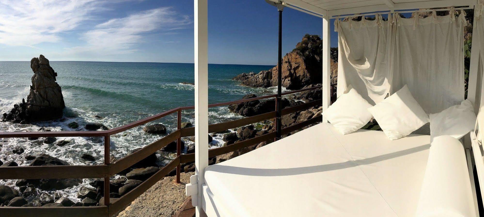 Calanica Resort เชฟาลู ภายนอก รูปภาพ